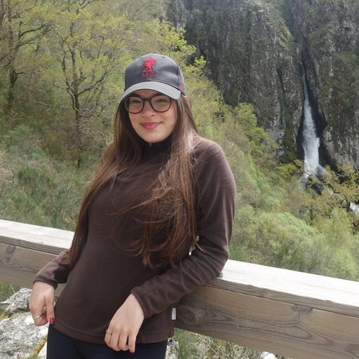 member_livia_bernardes